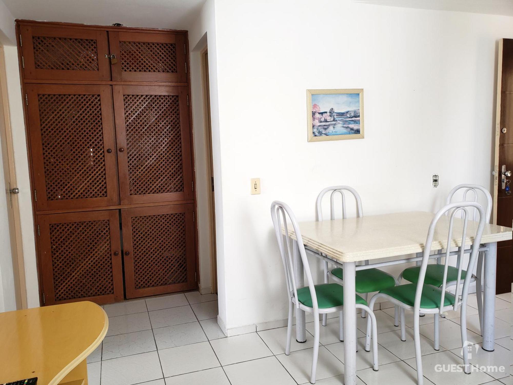 1 Quarto, Andar Alto, Acolhedor, Com Ar Condicionado *