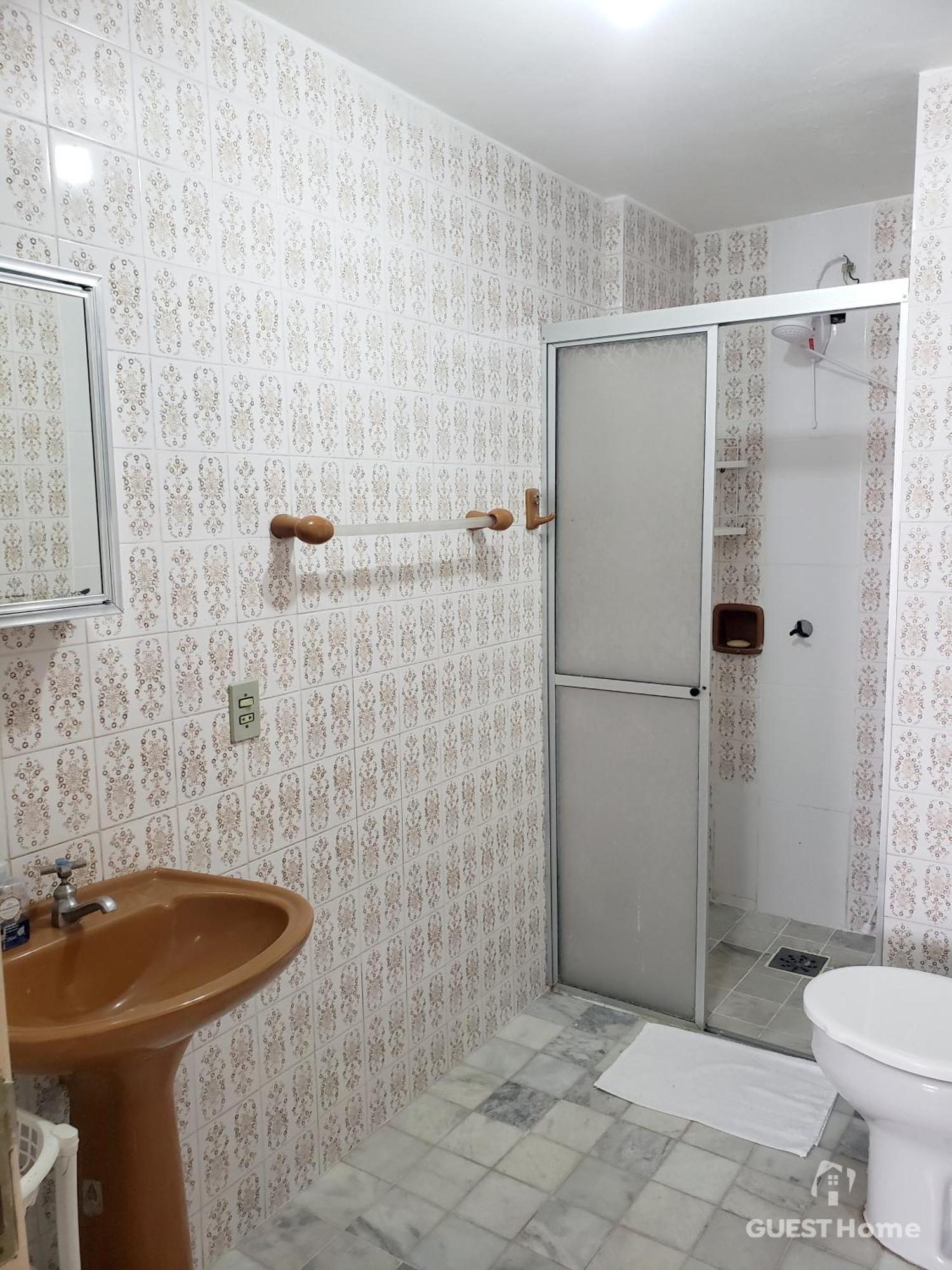1 Quarto, Andar Alto, Acolhedor, Com Ar Condicionado